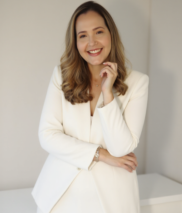 Dra. Fabiana Pereira Lopes